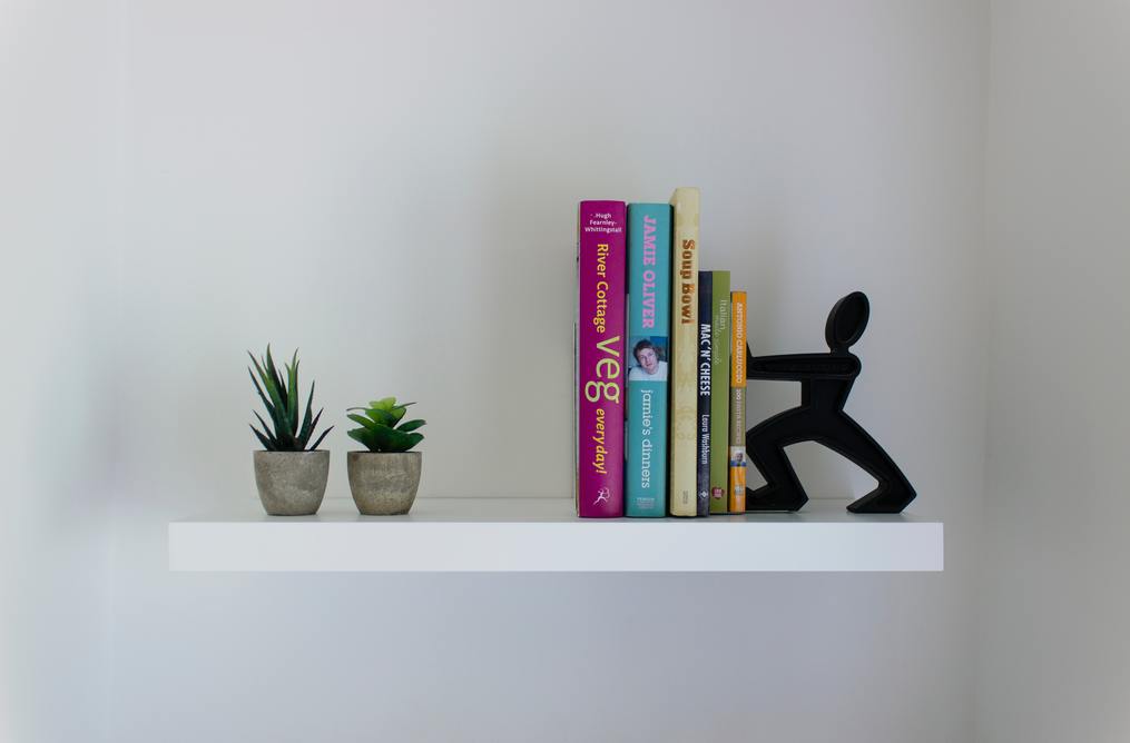 Bookends-decor-styling-bookshelves-Creative-Bookshelf-Decorating-Ideas-susan-shiney-