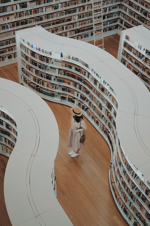 Bookstore-shelves--knowing-what-sells-charts-graphs-office-ways-to-write-a-marketable-book-marketable-genre-fiction-a-susan-shiney-arif-riyanto-unsplash